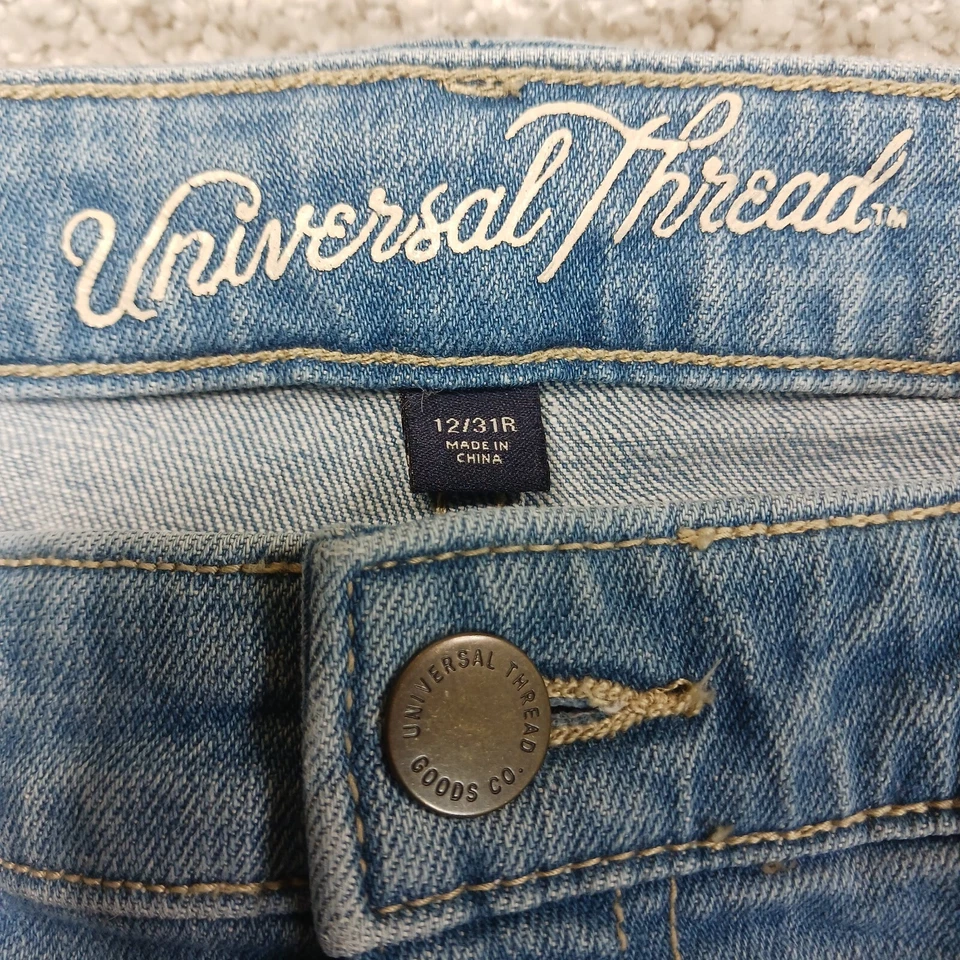Pantalones de mezclilla Universal Thread para mujer 12/31R azul lavado claro tiro medio novio recortados Foto 4 de 4