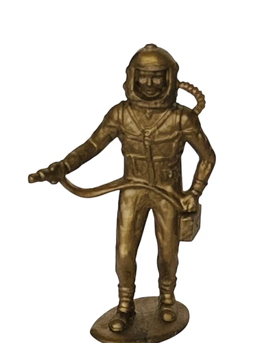 Astronaut MPC Army Men Toy Soldier plastic military figure vtg Marx Space GOLD 3