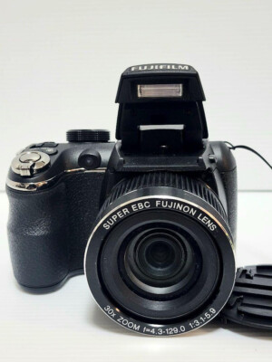 Fujifilm Feinpix Finepix S FINEPIX S4000 30x Optisches Zoom 14 MegaPixel 3.0 HR