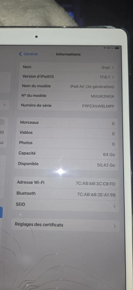 Apple iPad Air (3rd generation) · 64GB · Wi-Fi, photo 2 sur 2