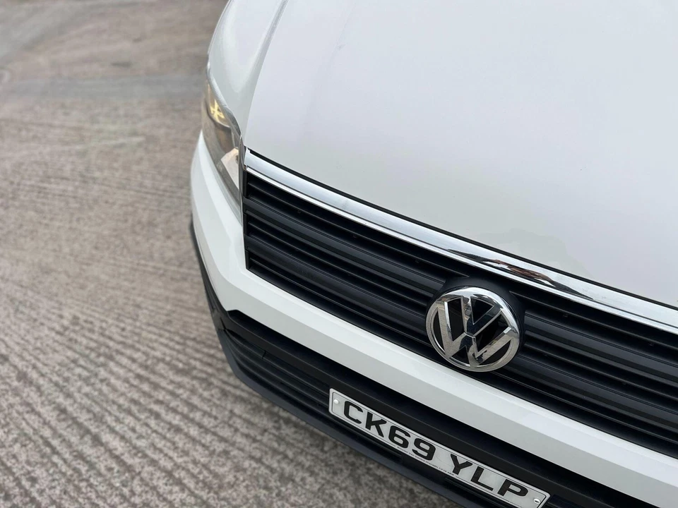 2020 Volkswagen Crafter HOLESHOT MOTORHOMES RACE VAN COMPACT PANEL VAN Diesel Ma - Image 4 of 4