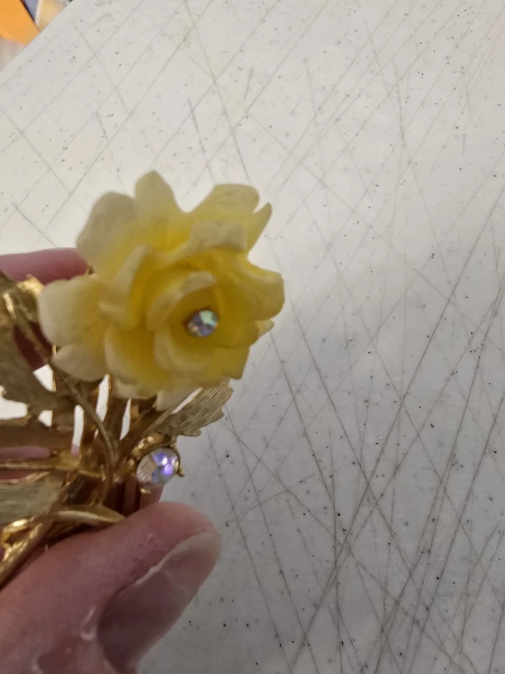 Vintage Metal Gold Tone With Yellow Rose Hair Comb Clip with Rhinestones READ - Image 4 of 4