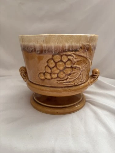 Rare Vintage Hull USA #5 Gold 3D Pedestal Grape Planter