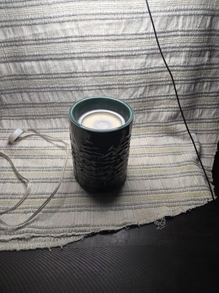 Yankee Candle chrismas tree Melt Tart Warmer Electric with Timer - Image 2 of 4