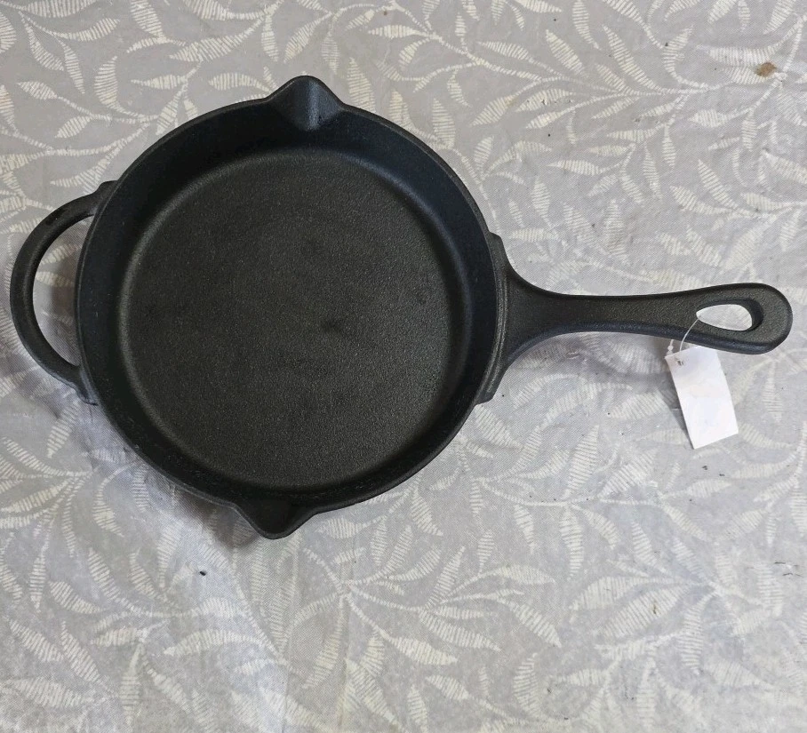 Pioneer Woman 8 Inch Cast Iron Skillet/ Frying Pan With 2 Pour Spouts