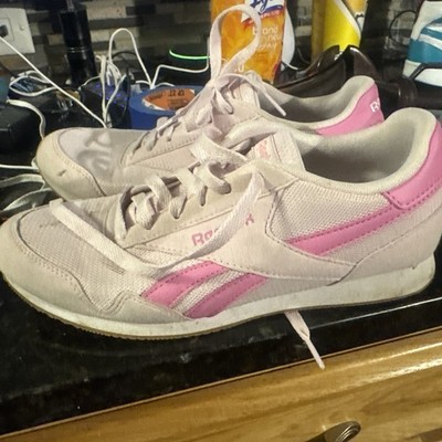 Reebok Girl s Classic Leather Sneakers, Pixel Pink, 8.5 US