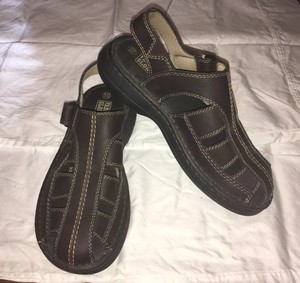 faded glory flip flops mens