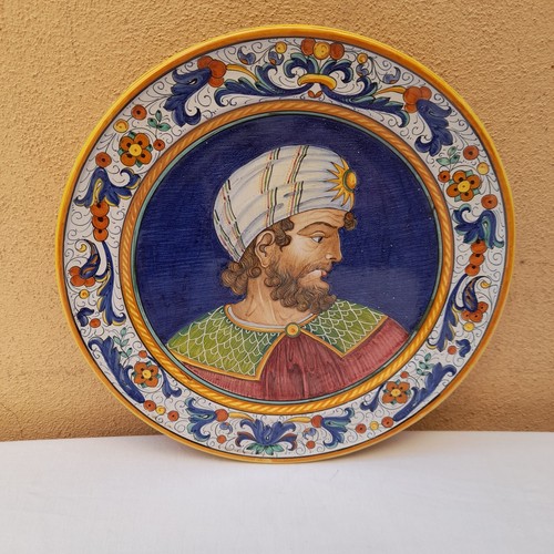 PIATTO DA MURO MARCATO R. DERUTA UOMO CON IL TURBANTE E DECORI VINTAGE