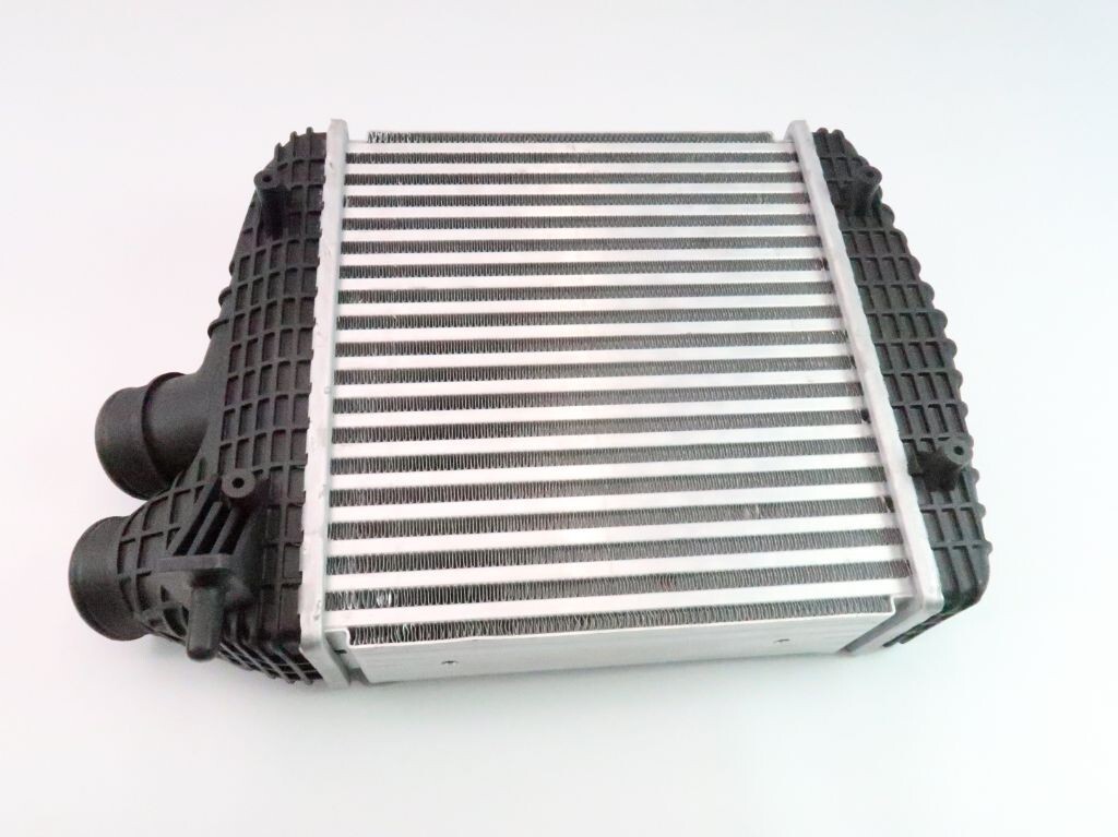 Maserati Ghibli Quattroporte Levante left driver side intercooler 839