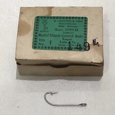 Vintage Mustad & Son Norway No. 1  Tin Fish Hooks 310310 ST Atlantic Limerick