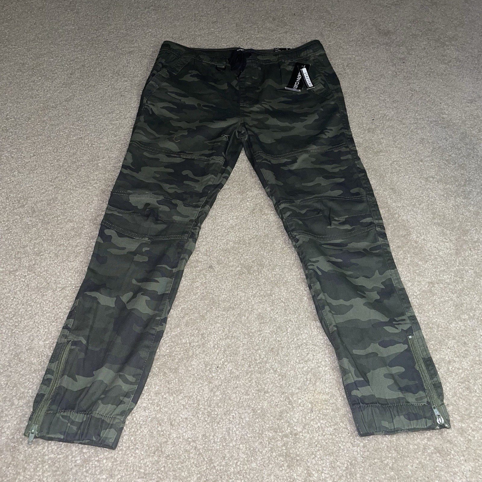 Modern Camo Joggers for Men Size Medium NWT
