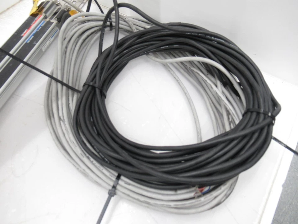 Keyence Sensor  SL-V64H Light Curtain Emitter & Receiver 1260MM Height 24V - Image 4 of 4