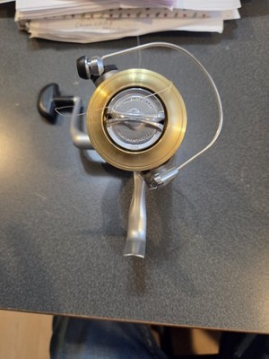DAIWA SWEEPFIRE 4000-2B SPINNING WEEL