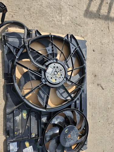 VW TRANSPORTER T5 2006 2.5 TDI COOLING FANS WITH HOUSING 7H0121201CN - Picture 4 of 9