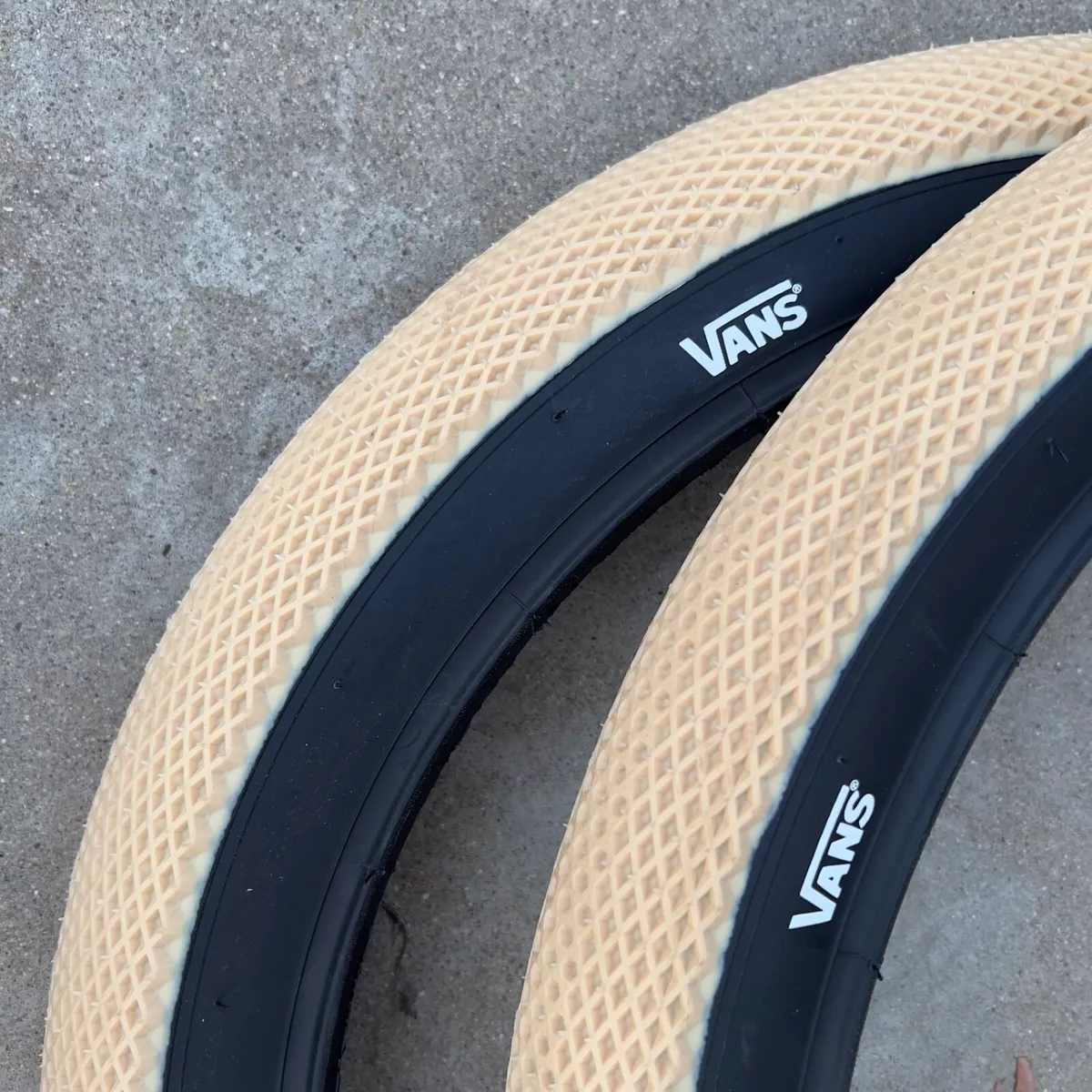 Vans x cult send rescue tire top