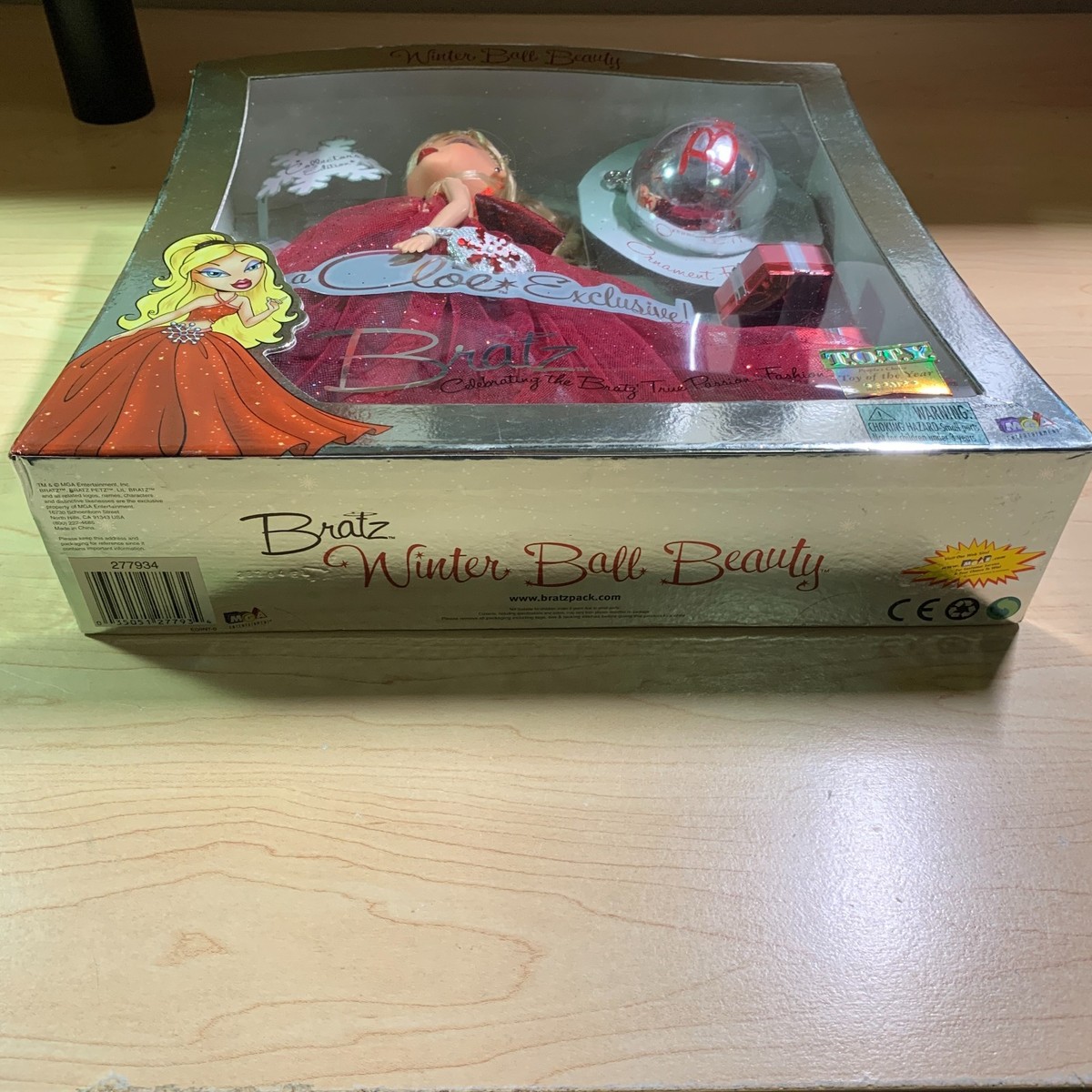 Bratz Winter Ball Beauty Holiday Cloe Exclusive Collectors Edition