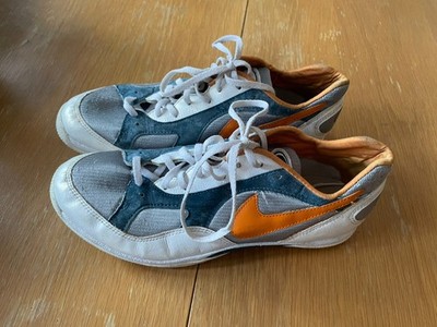Vintage Nike High Jump Leichtathletikschuhe mit Spikes - mit einem Hightech Schuhbeutel