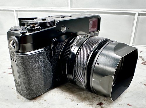 FUJIFILM X-PRO 1 con obiettivo FUJINON 35mm 1.4 *OTTIMO* - Foto 19 di 23