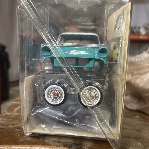 Testors Gold Series Metal 1:24 /57 Chevy Bel Air Blue - Picture 2 of 12
