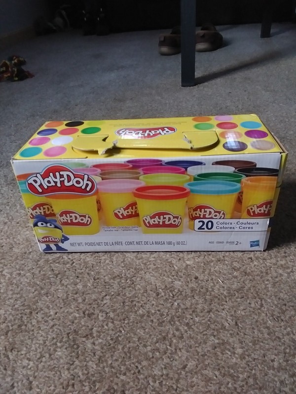 Play Doh 20 Colors 60oz. New. Damaged Handle On Box