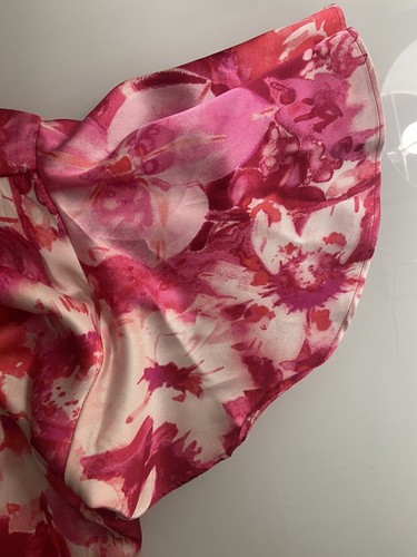 Neu ohne Etikett Nicole Miller Blumen Satin Faux Wickelkleid 10 L Flatterärmel V-Ausschnitt - Bild 11 von 14
