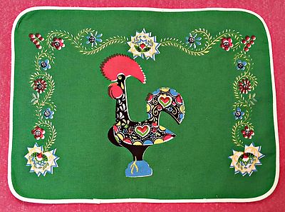 VINTAGE AUTHENTIC EASTER PORTUGAL ROOSTER PRINT GREEN COTTON BLEND COASTER DOILY