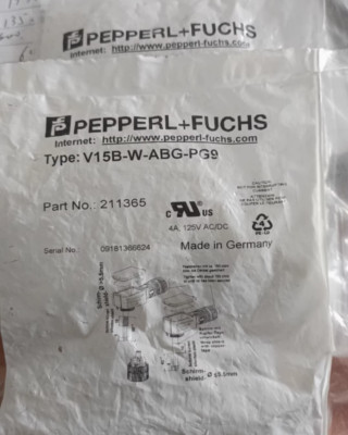 1PC New Pepperl+Fuchs V15B-W-ABG-PG9 Connector Free Ship