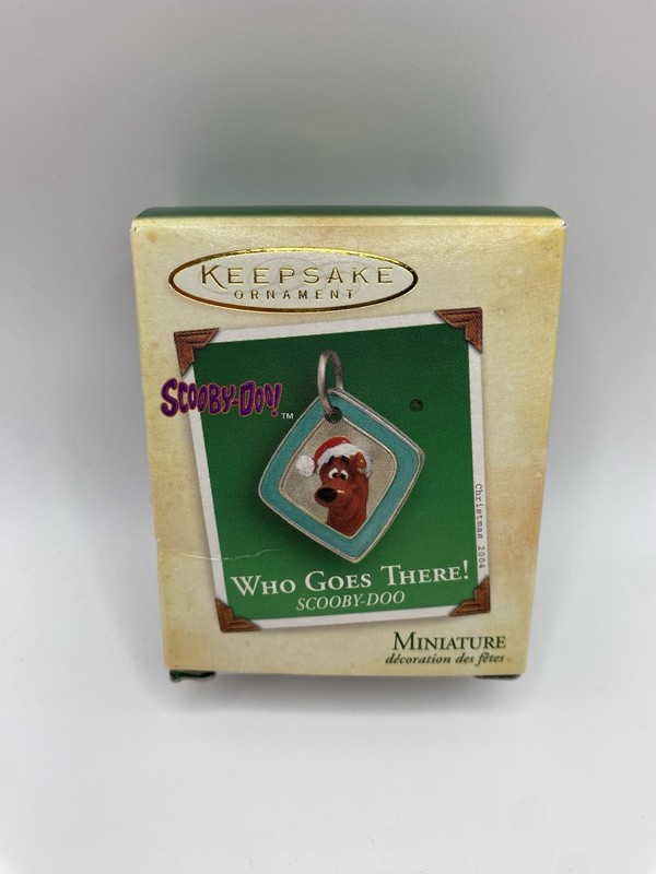 Hallmark Keepsake 2004 Scooby-Doo Miniature Who Goes There! 3D Dog Tag- NEW-READ