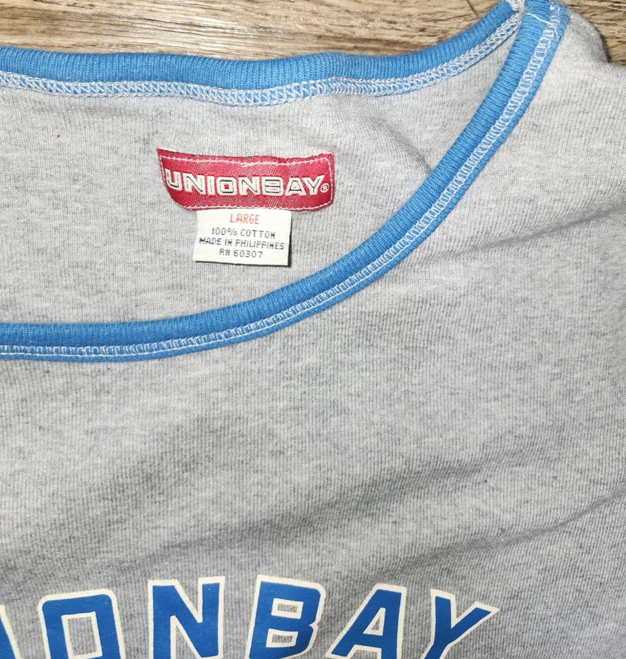 Camisa Top Unionbay Para Mujer Vintage Grande Y2K Gris Azul Logo Union Bay Pullover Foto 2 de 4