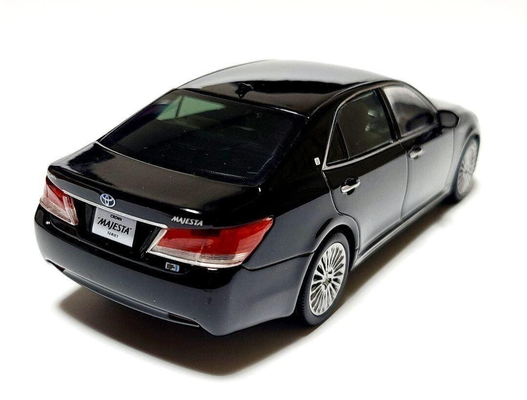 1/30 TOYOTA CROWN MAJESTA ダークブルーマイカ Amazon | 1/30 ミニカー クラウンマジェスタ 200系 カラー