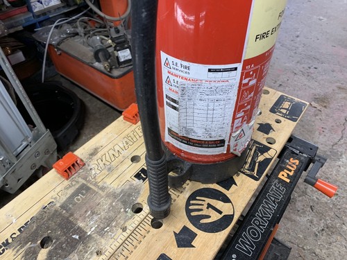 S E Fire Fire Extinguisher - 6Lt Foam - Picture 2 of 6