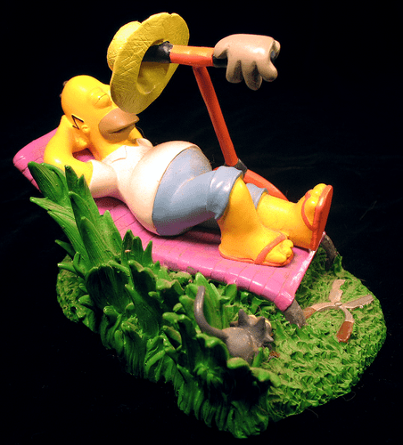 The Simpsons “A Day’s Hard Work” At Home with Homer Collectible Figure - Picture 2 of 3
