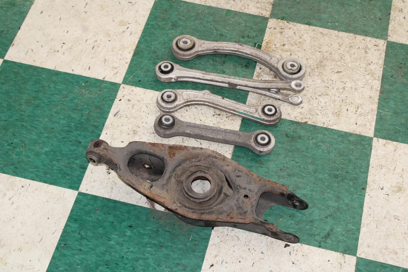 Maserati Ghibli 2014-2017 Rear Right Upper Control arms Set