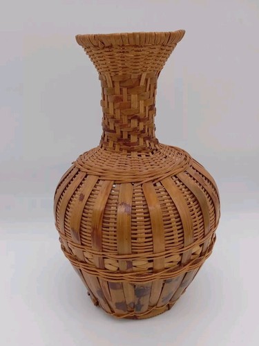 Vintage Woven Wicker Rattan Bamboo Boho Basket Vase 9" Tall MCM Home Decor - Picture 2 of 7