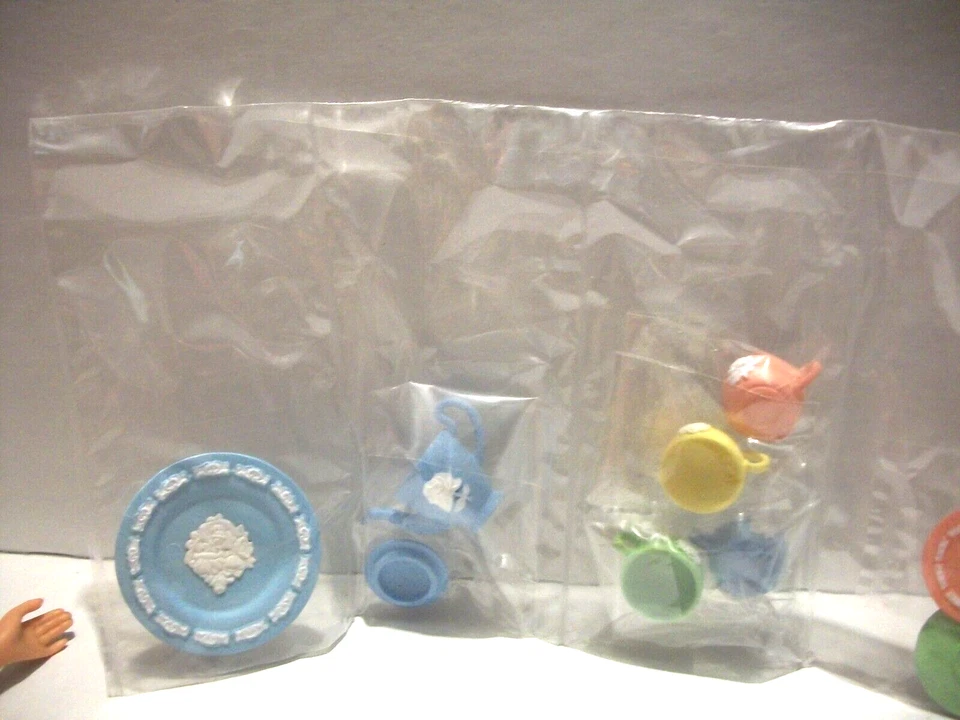 Juego de platos de lujo raros re-ment 2005 miniatura para muñecas tamaño 1/6 retiradas A24 Foto 3 de 4