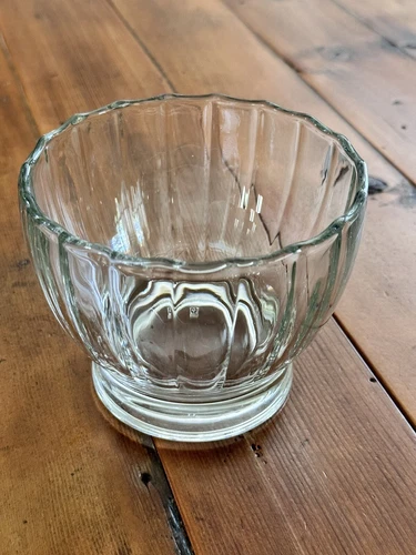 VTG Anchor Hocking Clear Glass Bowl Scalloped Edge Ribbed Candy Dish Nut Bowl