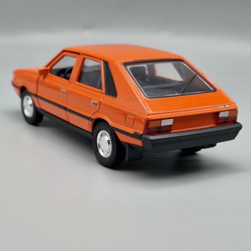FSO Polonez 1500 Diecast Model Car 1/34 - New In Box by Welly - Picture 2 of 7
