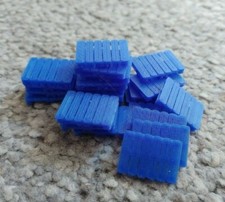 Blue Chep Pallets Model Railway Scenery OO Gauge Euro Pallet Ready Made 24 Pack