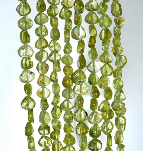 7X5-8X6MM PIEDRA PRECIOSA PERIDOTO GRADO A PEPITA DE PERA VERDE CUENTAS SUELTAS 14 pulgadas - Imagen 1 de 4