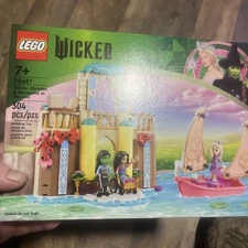 LEGO Wicked: Glinda, Elphaba & Nessarose at Shiz University (75681)