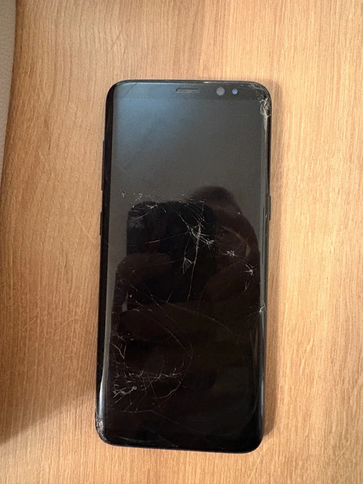 Samsung Galaxy S8 (Midnight Black) | Displayglas gerissen | Technisch 100% OK | - Bild 3 von 3