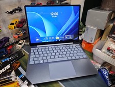 Microsoft Surface Laptop Go – i5 - 1035G1 / 8GB RAM / 128GB SSD Silver Blue