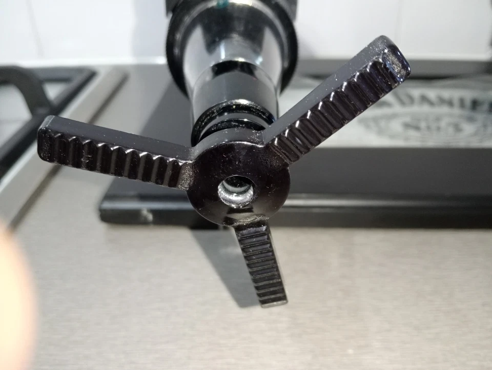 Dispensador Jack Daniels con espejo alcohol espíritu bourbon barra de whisky montaje en pared Foto 3 de 4