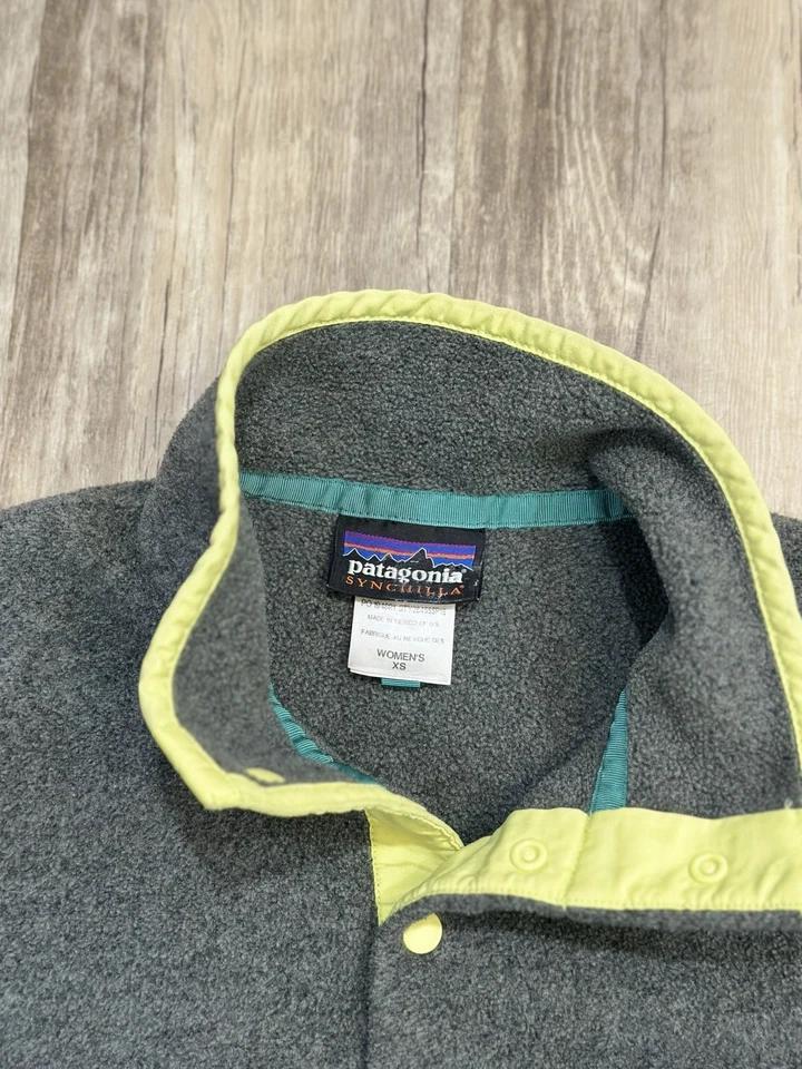Pullover polar Patagonia Synchilla Snap-T gris amarillo neón para mujer talla XS Foto 4 de 4