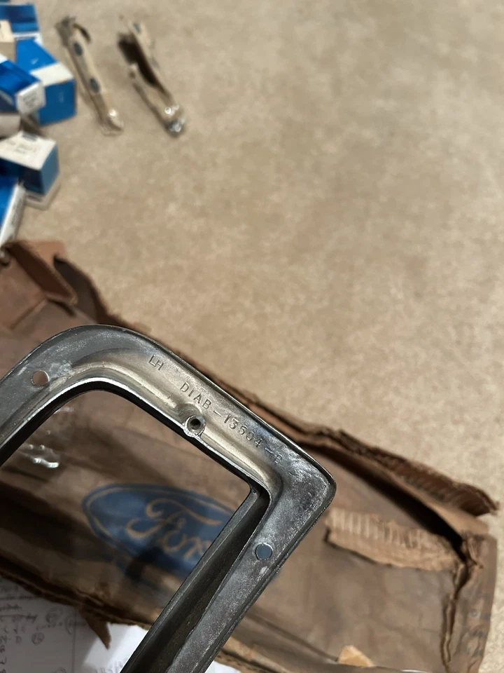 Nuevo de Lote Antiguo Ford Country Squire Country Sedán Station Wagon Luz Trasera Bisel LH Foto 2 de 4