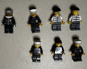 LEGO City: Police Headquarters (7744) Complete, w/ Box, Manual & Minifigs