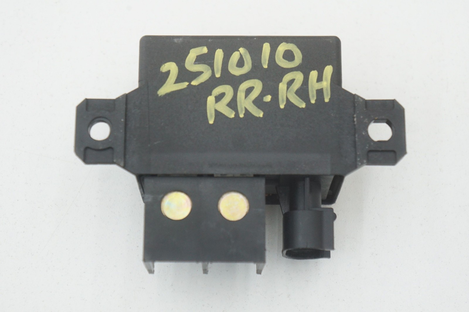 Multipurpose Tyco Power Relay OEM V23132-A2001-A100 Rolls Royce Phantom Vii 2006