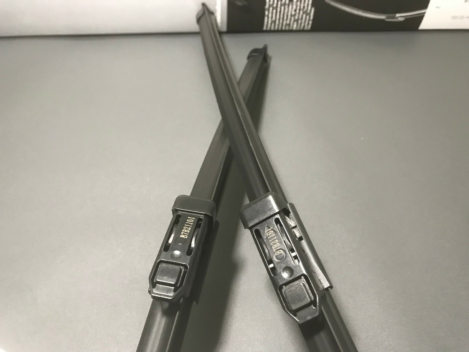 New Set Front Windshield Wiper Blades 80B998002 Fit For 20182022 Audi