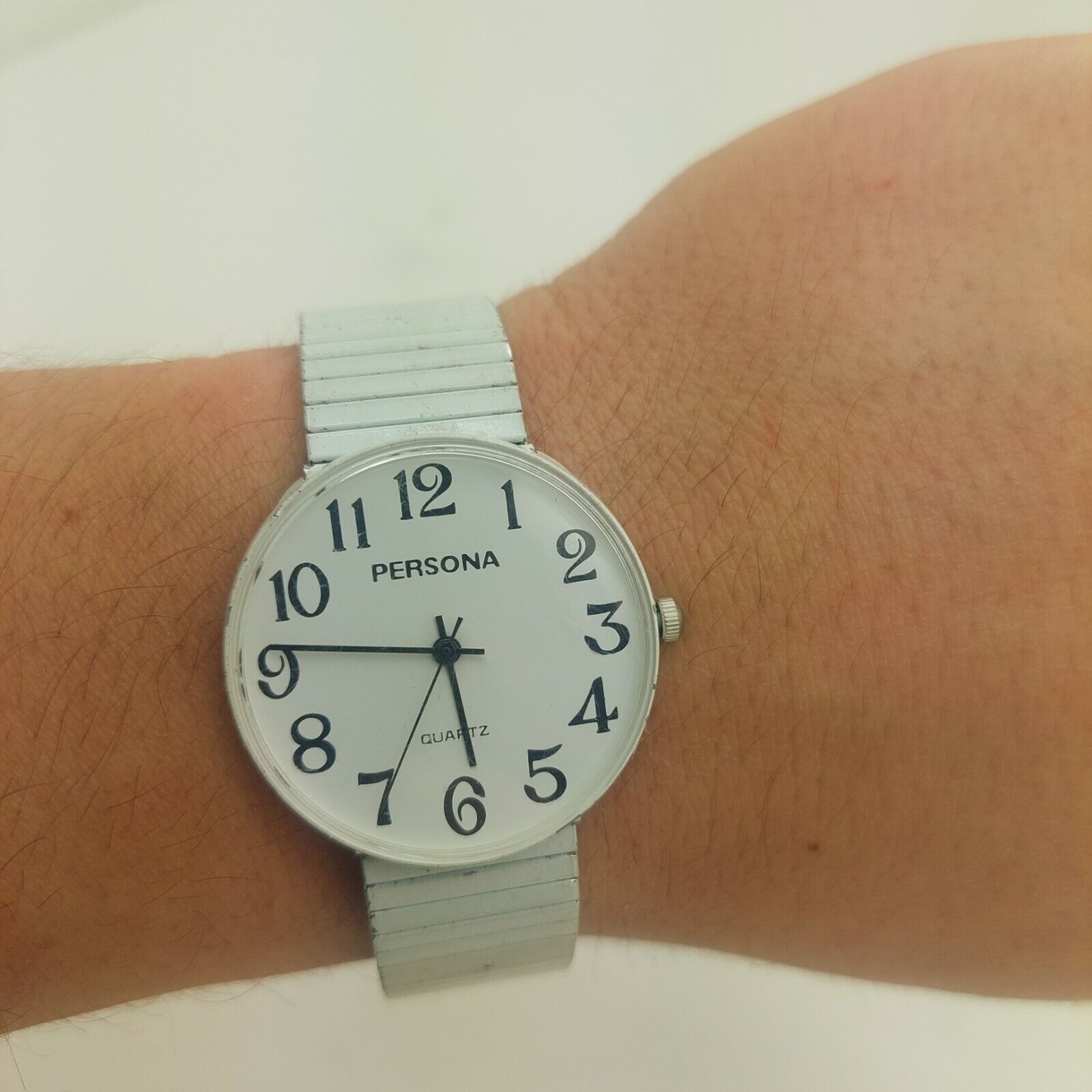 Persona White Wristwatch Quartz Vintage Retro SQ423 Rare Large Numbers Cool!
