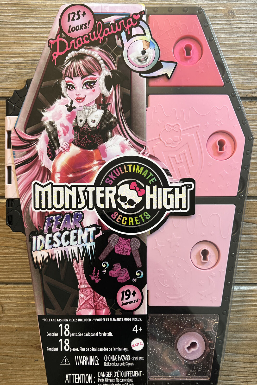 Monster High Skulltimate Secrets Fearidescent Series Doll & Access.  Draculaura - We-R-Toys